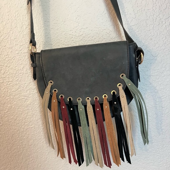 Dolce Vita crossbody mixed color fringe adjustable strap gold hardware - Picture 1 of 10